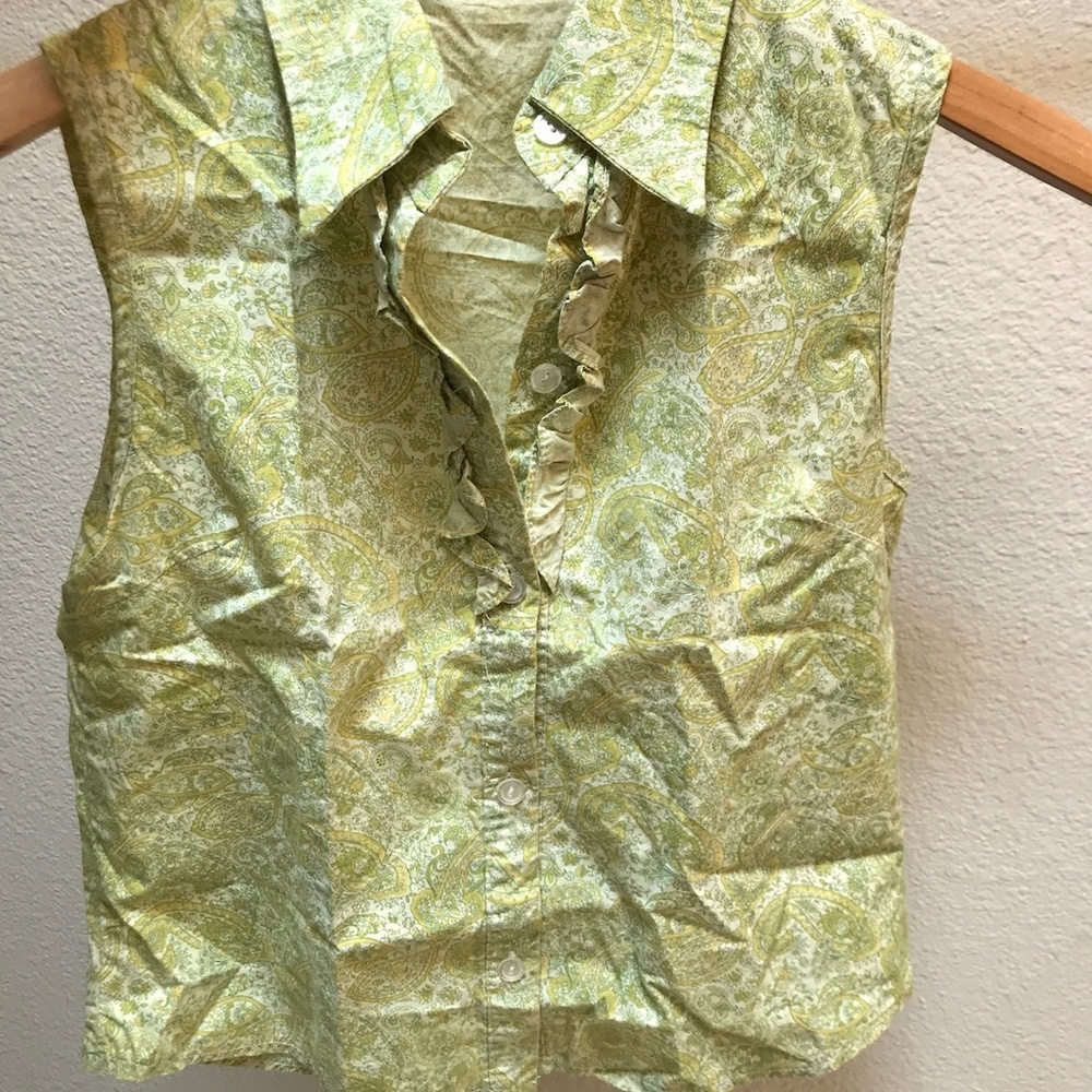 Sleeveless Button Down Blouse with Collar Ruffle Paisley Fresh Colors Small NWOT - Picture 4 of 7